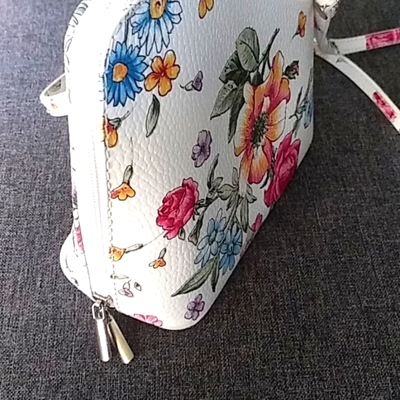Genuine Leather Floral Purse - Picture 6 of 8